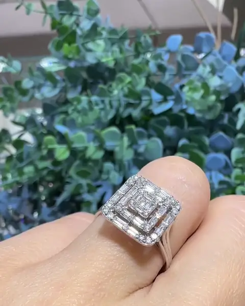 0.70 ct Baget Pırlanta Yüzük