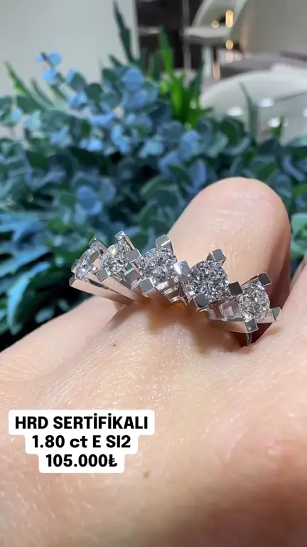 1.80 ct Beştaş Pırlanta Yüzük videosundan kare