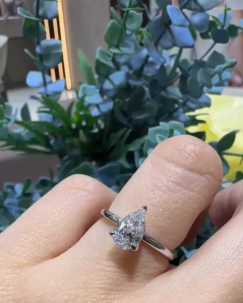 1.00 ct Tektaş Pırlanta Yüzük