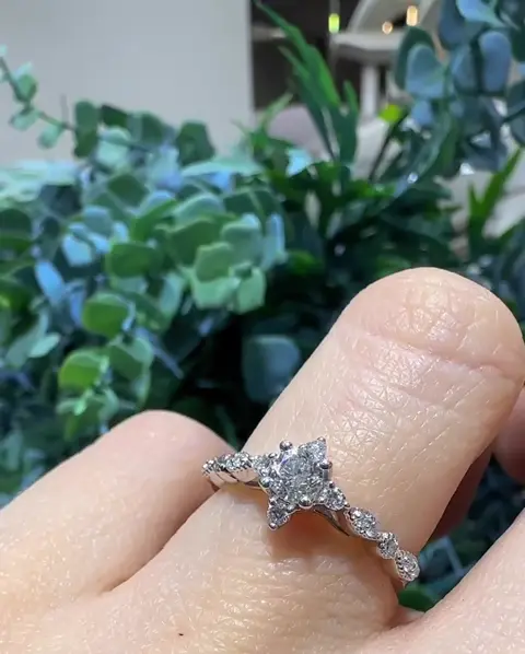 0.30-0.20 ct Lotus Pırlanta Yüzük