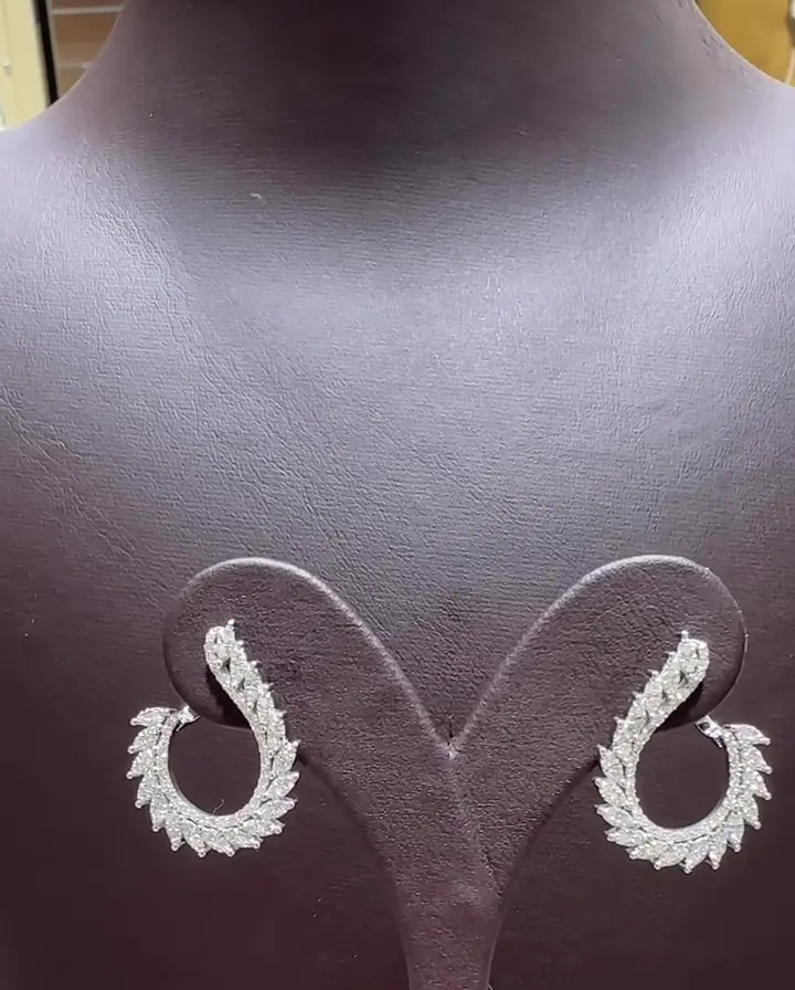 1.30 ct Tasarım Pırlanta Küpe, görsel 1