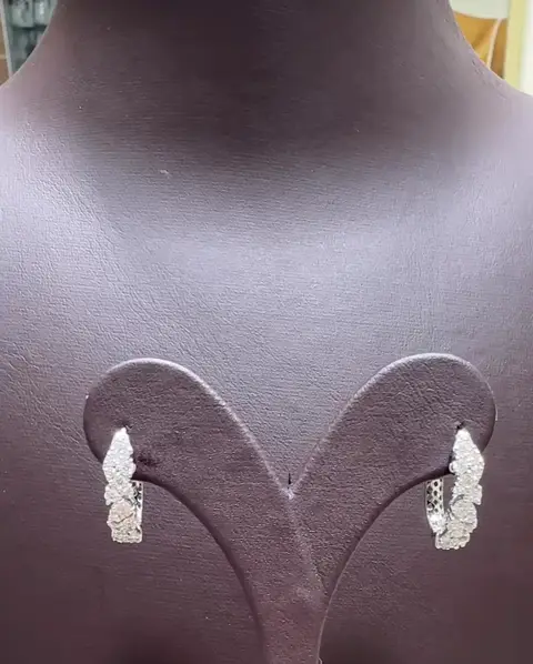 0.90 ct Tasarım Pırlanta Küpe
