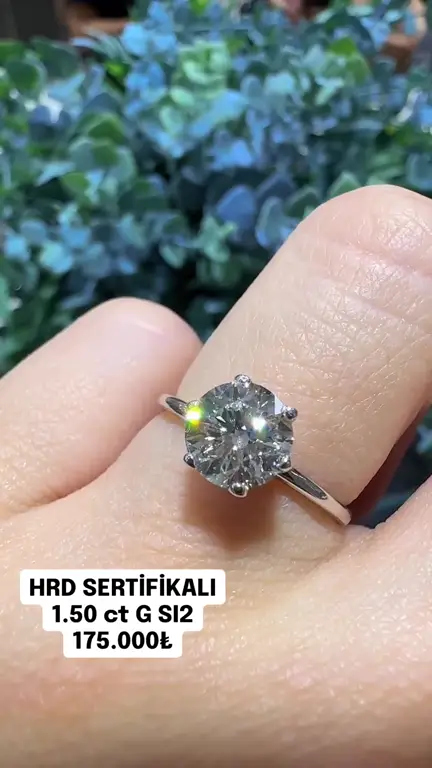 1.50 ct Tektaş Pırlanta Yüzük videosundan kare