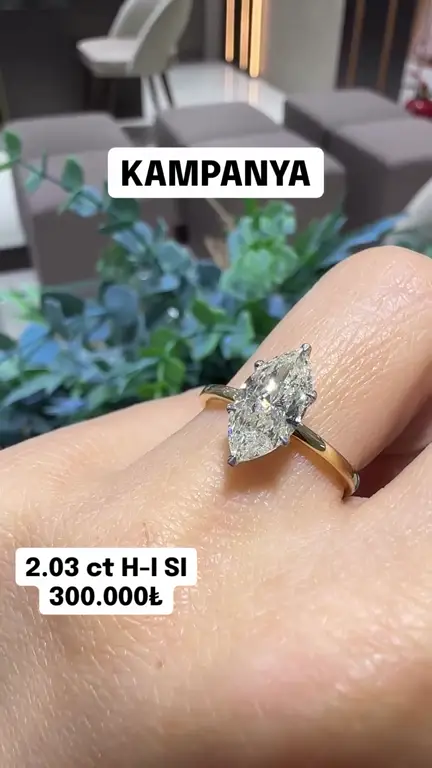 2.03 ct Tektaş Pırlanta Yüzük videosundan kare