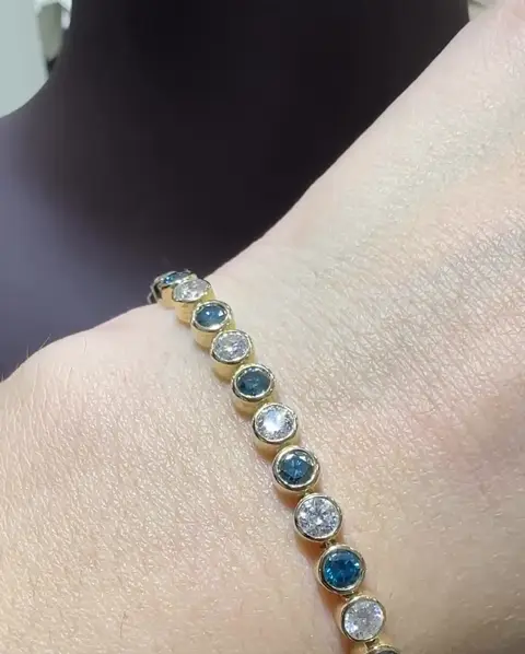 3.23 ct Blue Diamond ve 3.90 ct Pırlanta Bileklik