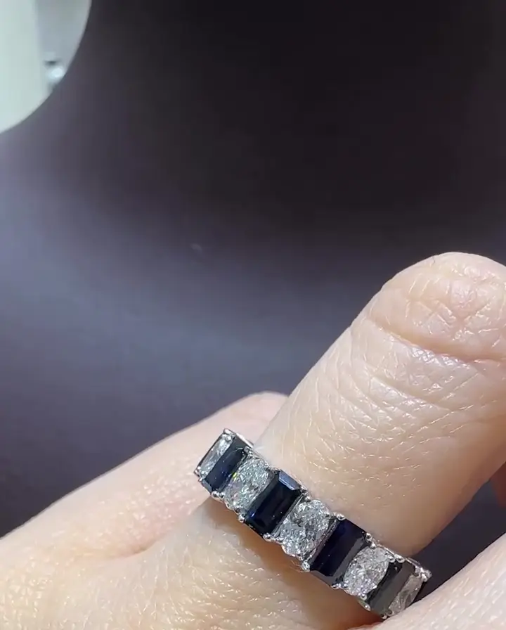 Renkli Taşlar: 3.32 ct Safir ve 2.14 ct Pırlanta Yüzük