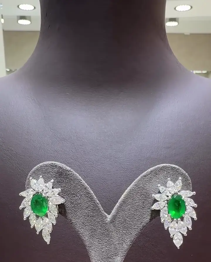 2.07 ct Zümrüt ve 3.60 ct Pırlanta Küpe, görsel 1